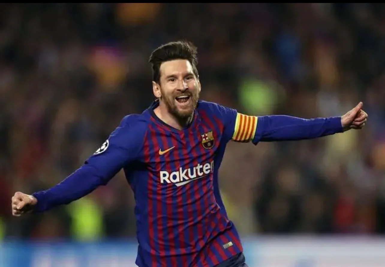 梅西率领巴萨逆风翻盘，轻松晋级