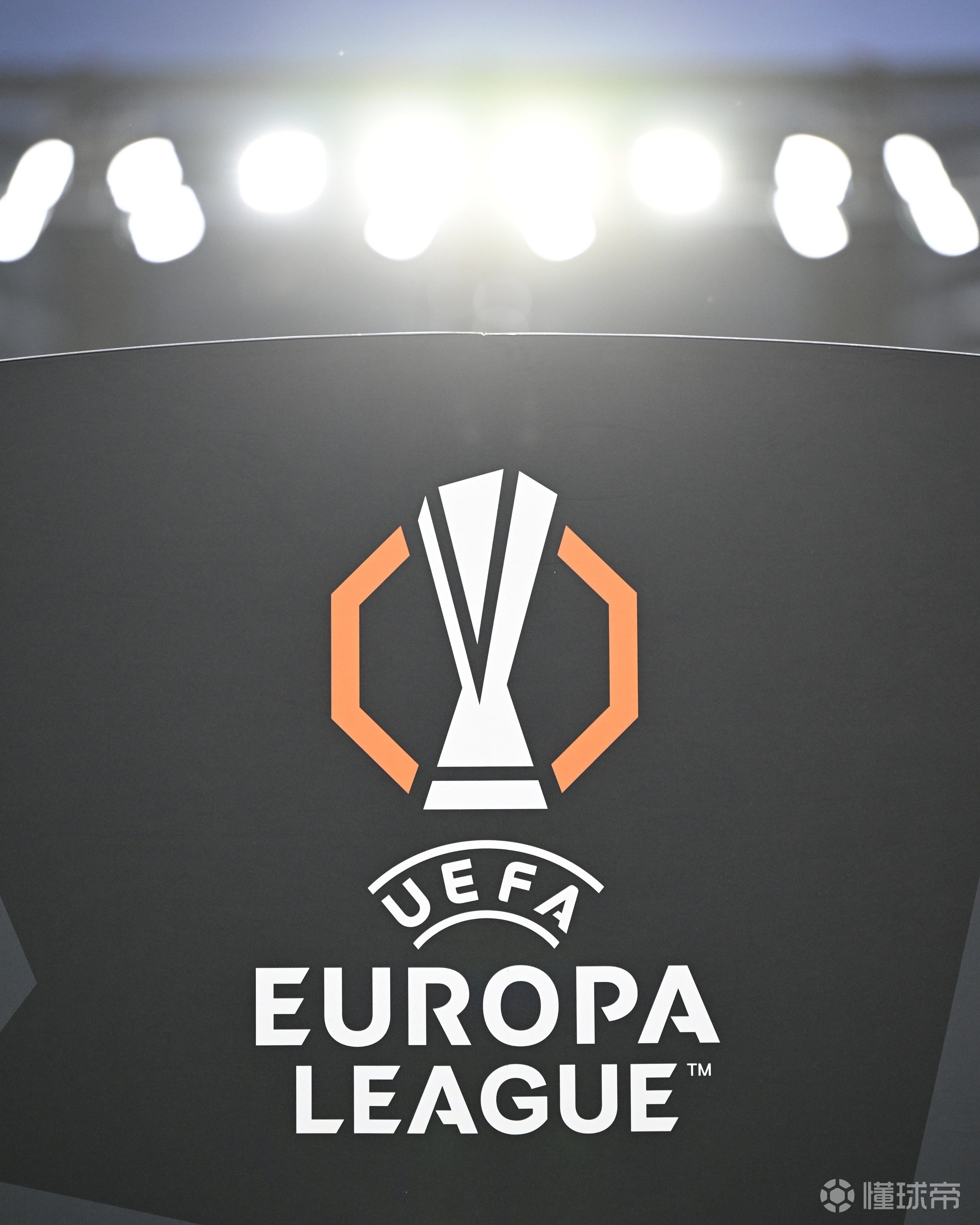 包含法兰克福主场大胜,继续领跑积分榜的词条 包含法兰克福主场大胜,继续领跑积分榜的词条