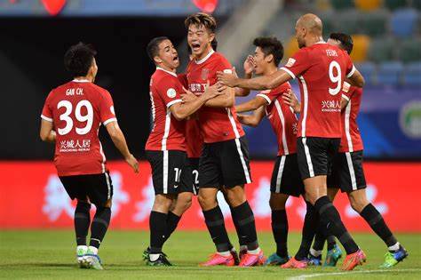 新赛季职业足球联赛拉开序幕，球员实力出众的简单介绍