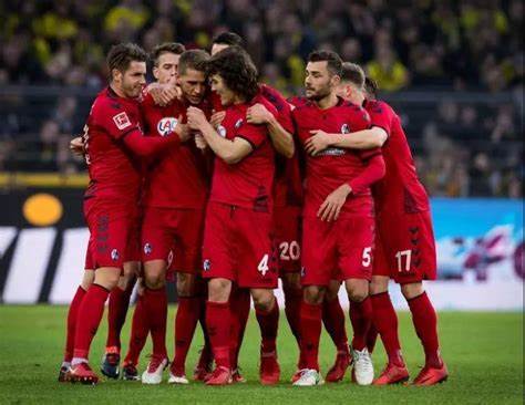 关于弗莱堡队迎来胜利,球队士气高涨备战下一轮比赛的信息 关于弗莱堡队迎来胜利,球队士气高涨备战下一轮比赛的信息