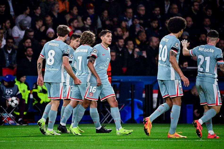 包含凯泽斯劳滕连胜成常态，稳坐积分榜前列，士气高昂的词条