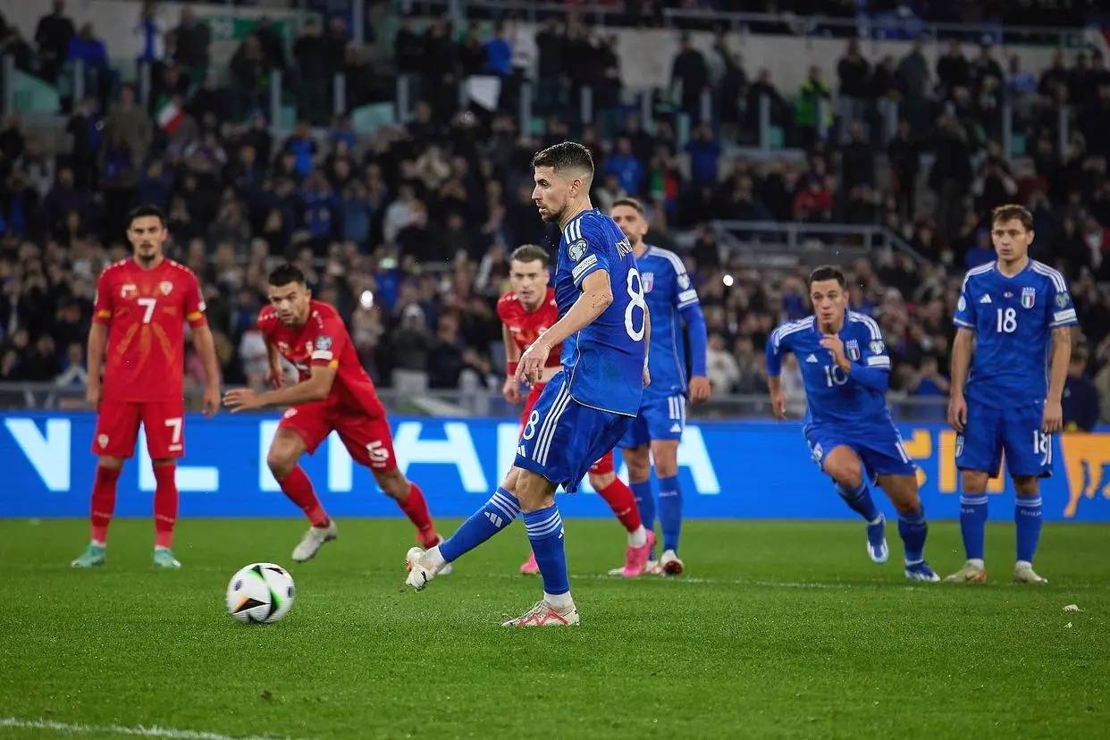 包含欧预赛赛程紧凑进行——各队实力对决引人关注的词条