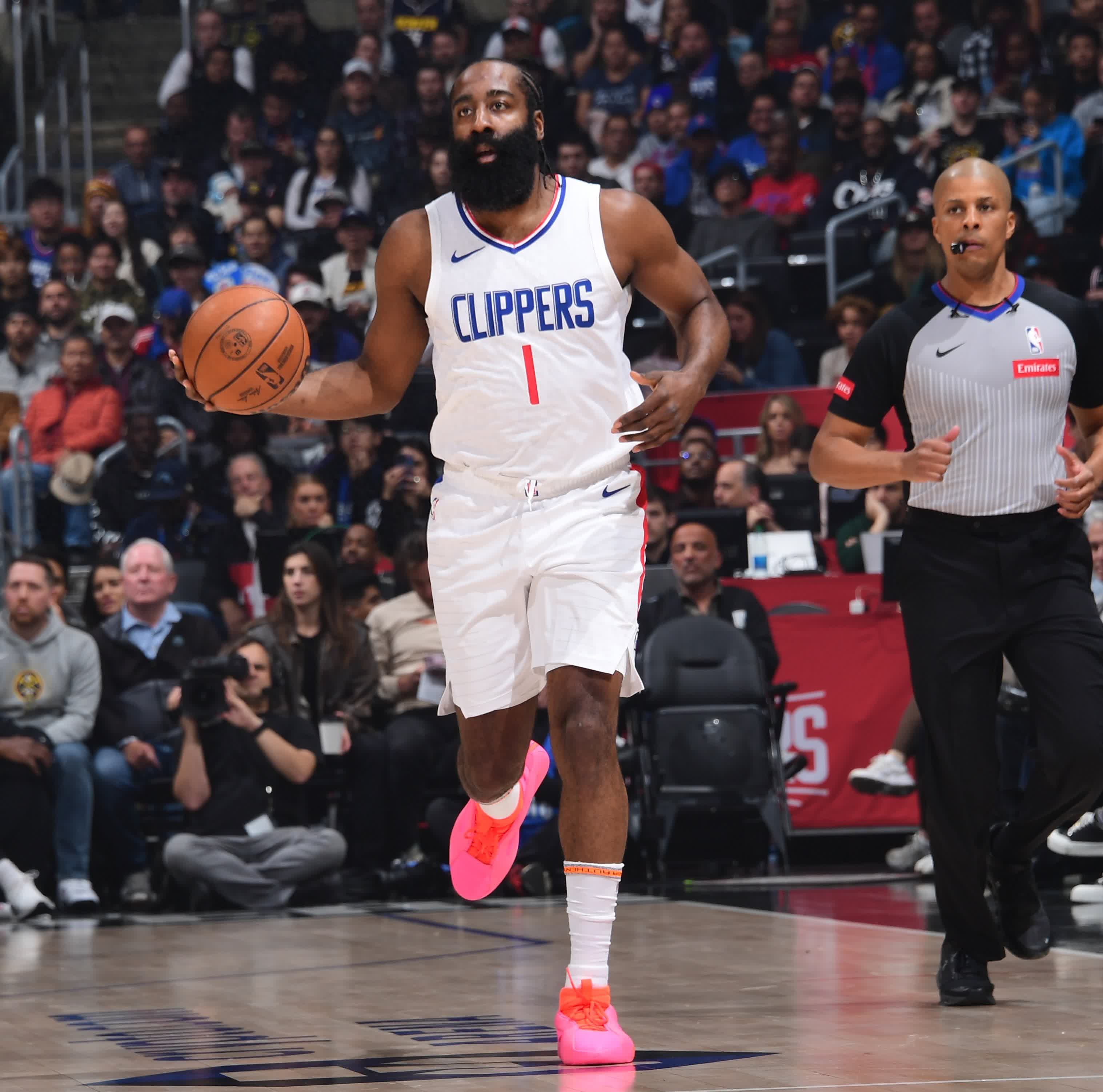 小斯靠单核带队火箭扩大连胜欲挑战湖人的简单介绍