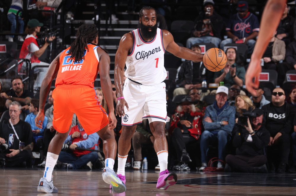 雄鹿豪取十连胜，火箭遭受三连败的简单介绍