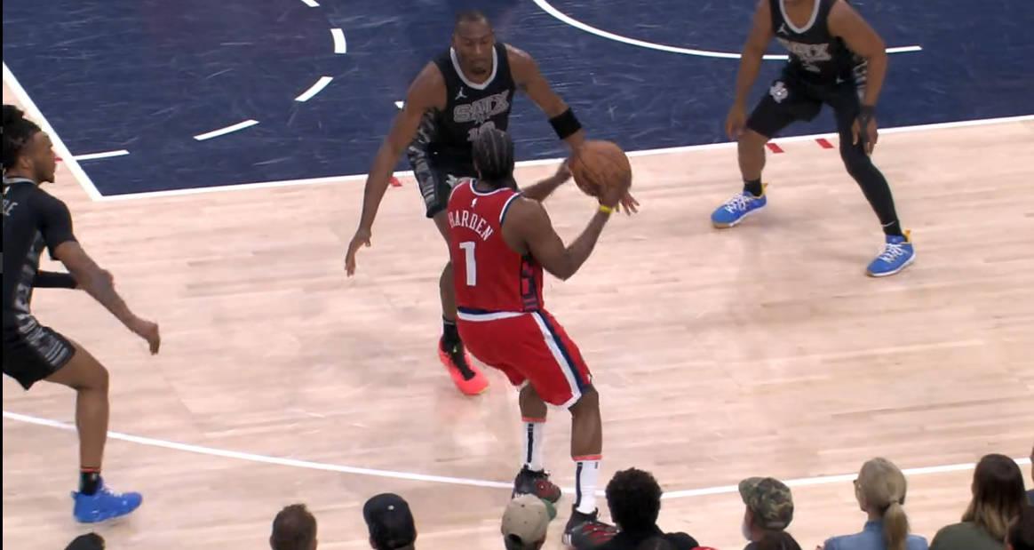 包含快船队内讧事件曝光，球队声势一时受损的词条