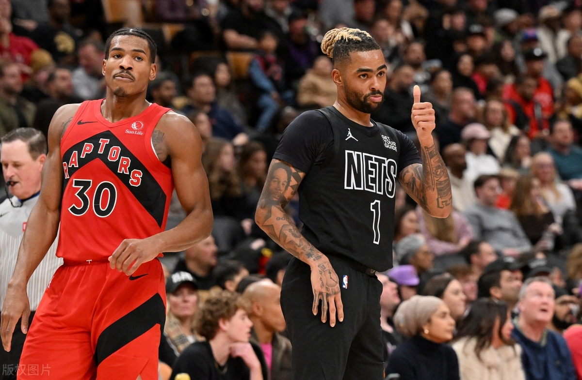 包含拉塞尔传承魔术师衣钵，灯泡队再度成为篮球赛场焦点的词条