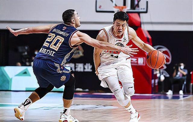 包含吉林男篮在昨日比赛中力压对手,实现惊艳胜利的词条 包含吉林男篮在昨日比赛中力压对手,实现惊艳胜利的词条