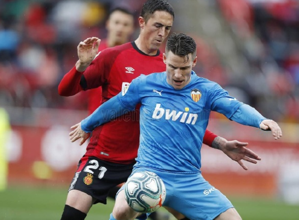 包含格拉纳达意外惨败，梦碎欧冠之路的词条