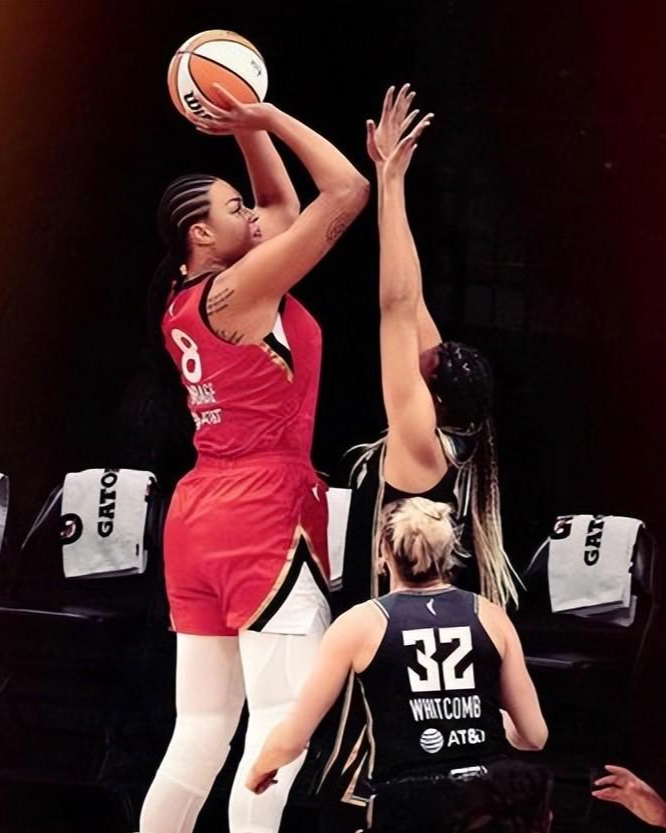 体育圈亮点：女子足球场上的巅峰表现！的简单介绍