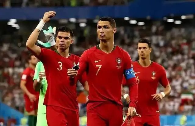 包含葡萄牙和瑞士队在欧预赛中激烈对决,战绩不分伯仲的词条 包含葡萄牙和瑞士队在欧预赛中激烈对决,战绩不分伯仲的词条