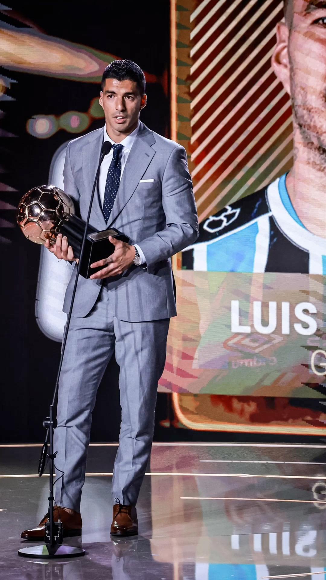 乌拉圭前锋苏亚雷斯加盟阿根廷豪门