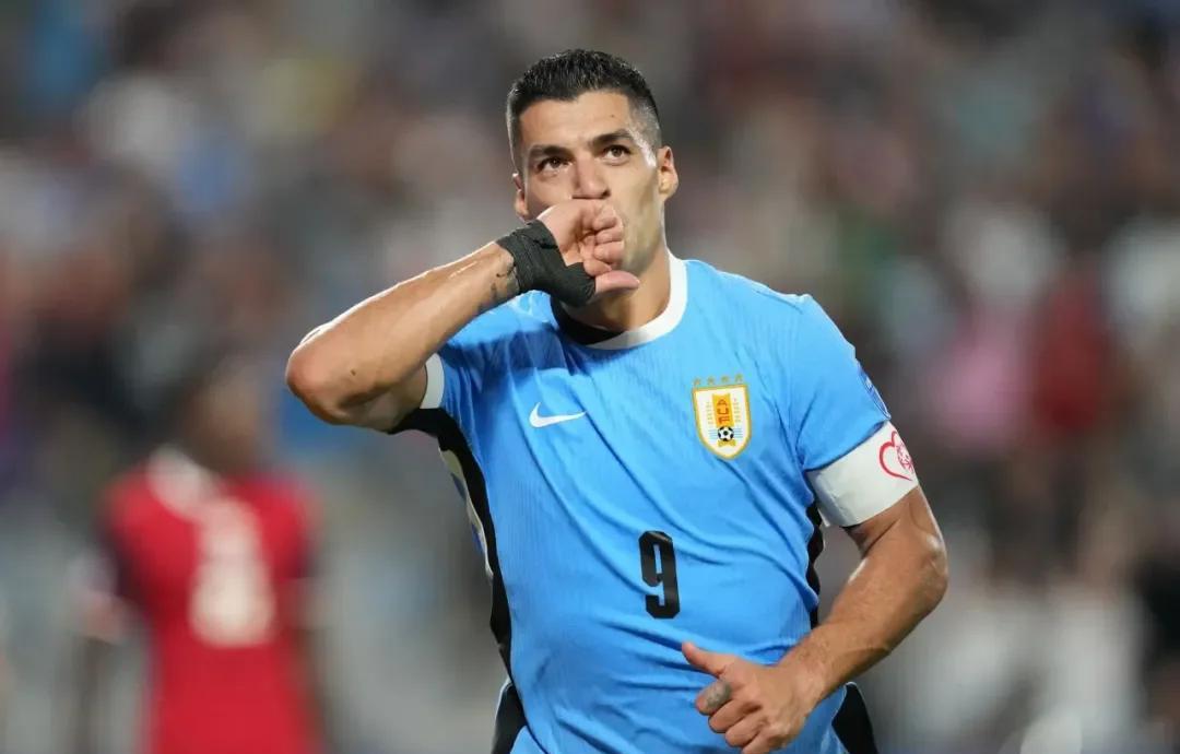 乌拉圭前锋苏亚雷斯加盟阿根廷豪门