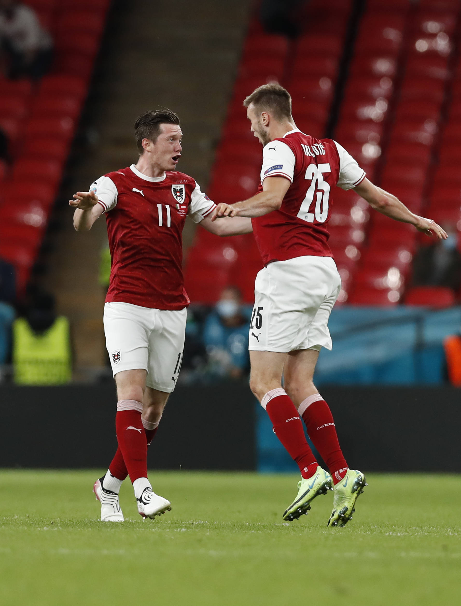 德国俱乐部铁腕防守，成功晋级淘汰赛