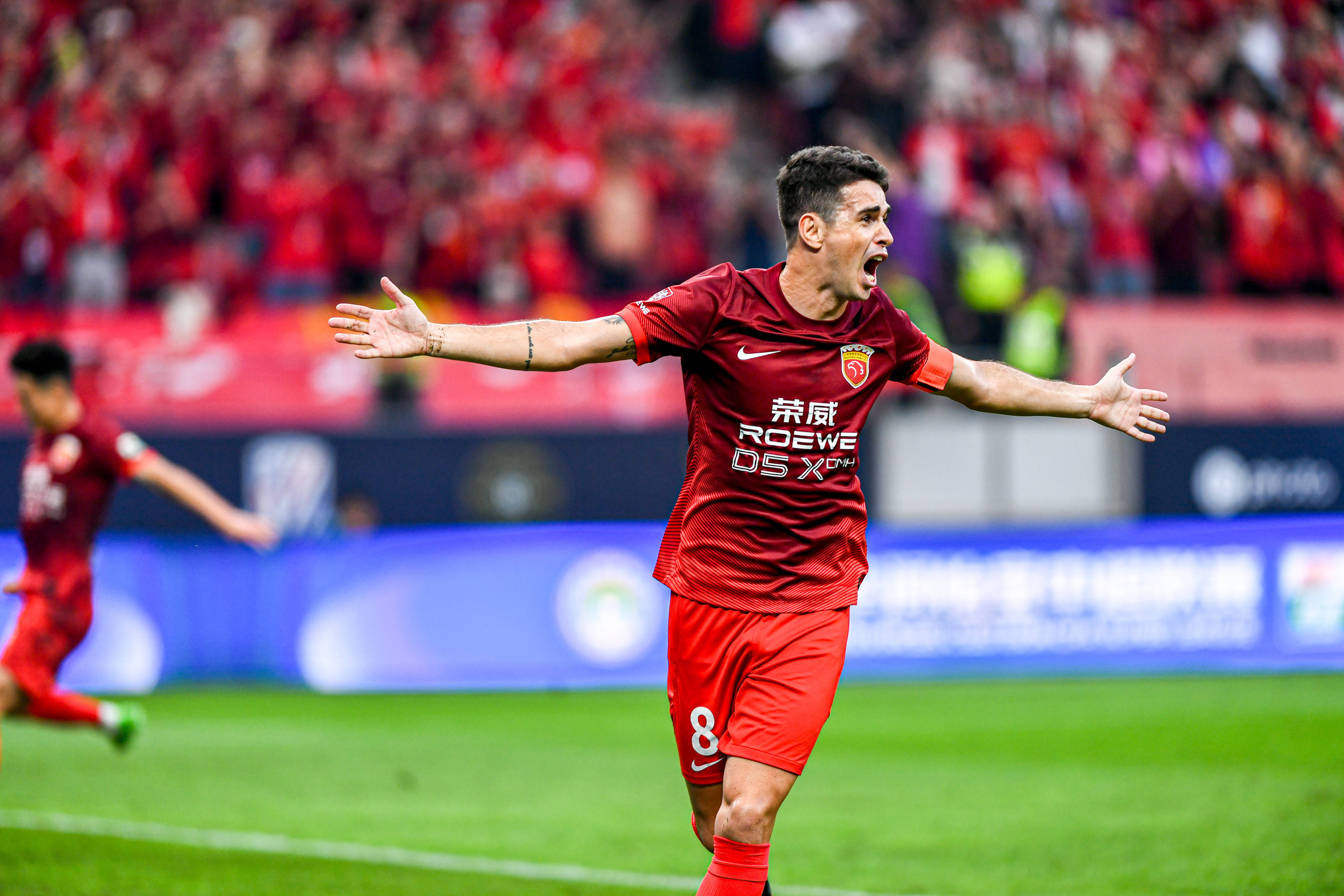 包含新秀球员崭露头角：足球比赛中的惊喜表现的词条