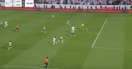 球队在新赛季中继续保持领先位置