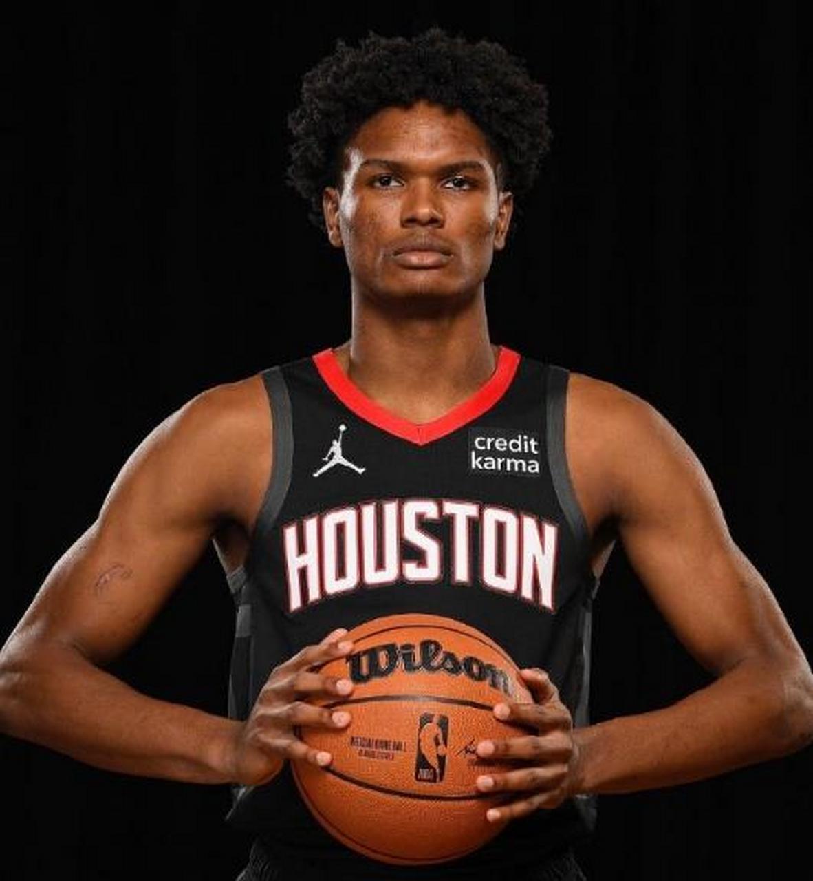 尼克斯不敌猛龙,范弗利特贡献关键篮板 尼克斯不敌猛龙,范弗利特贡献关键篮板