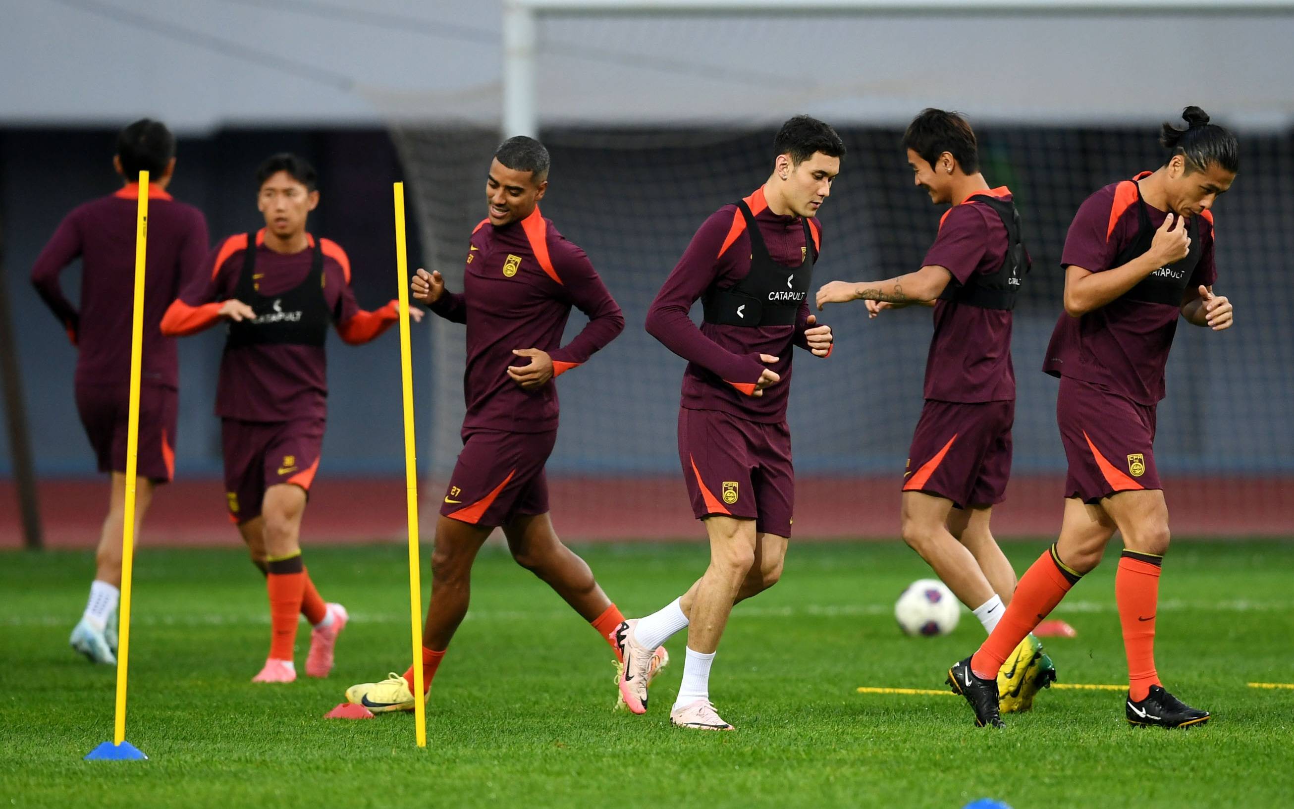 阿尔及利亚国脚加盟英超球队，迎来新挑战的简单介绍