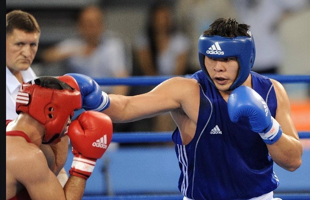 拳击男子冠军产生，双方激战数回合的简单介绍