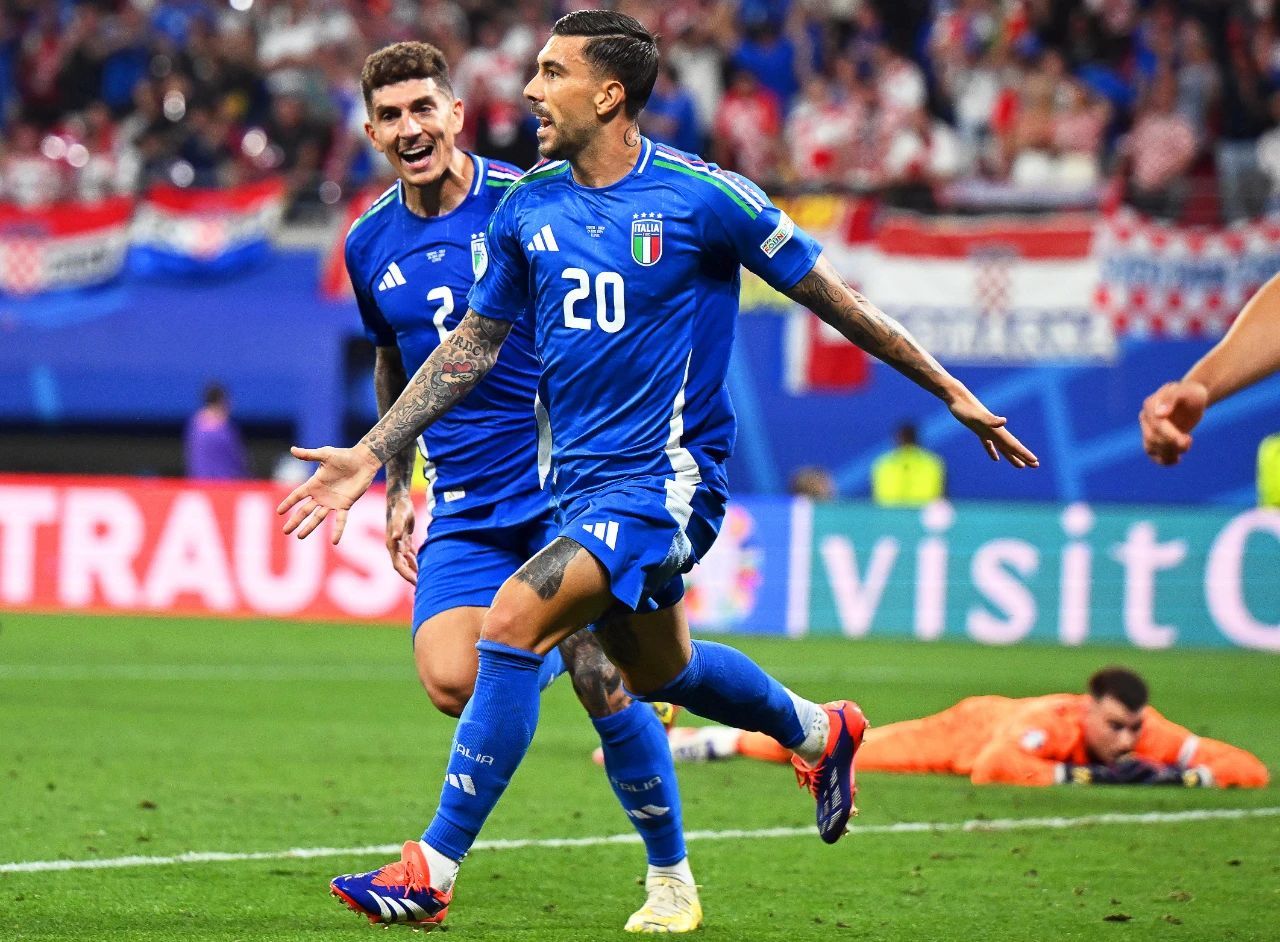 意大利队开设紧急会议，研究战术