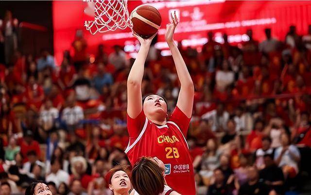 新加坡女篮实力抢眼,为国争光 新加坡女篮实力抢眼,为国争光