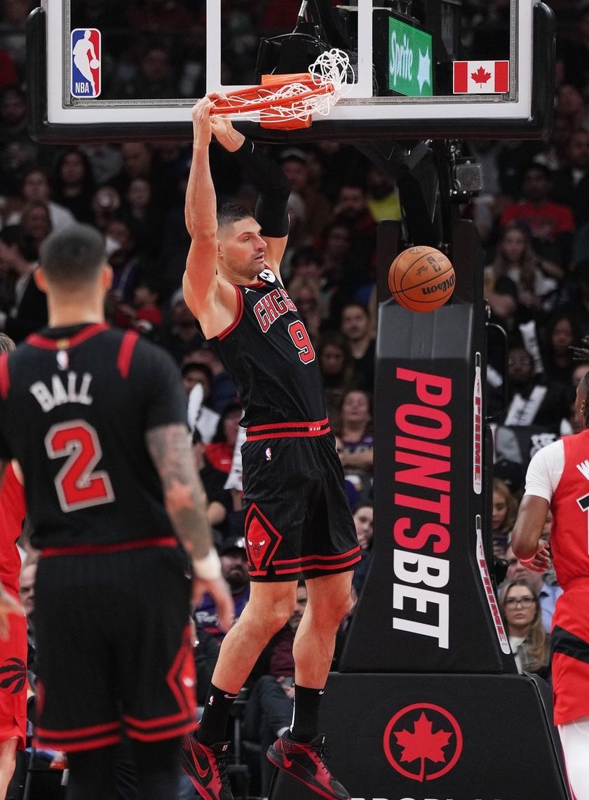 诺维奇主场告捷，取得关键三分