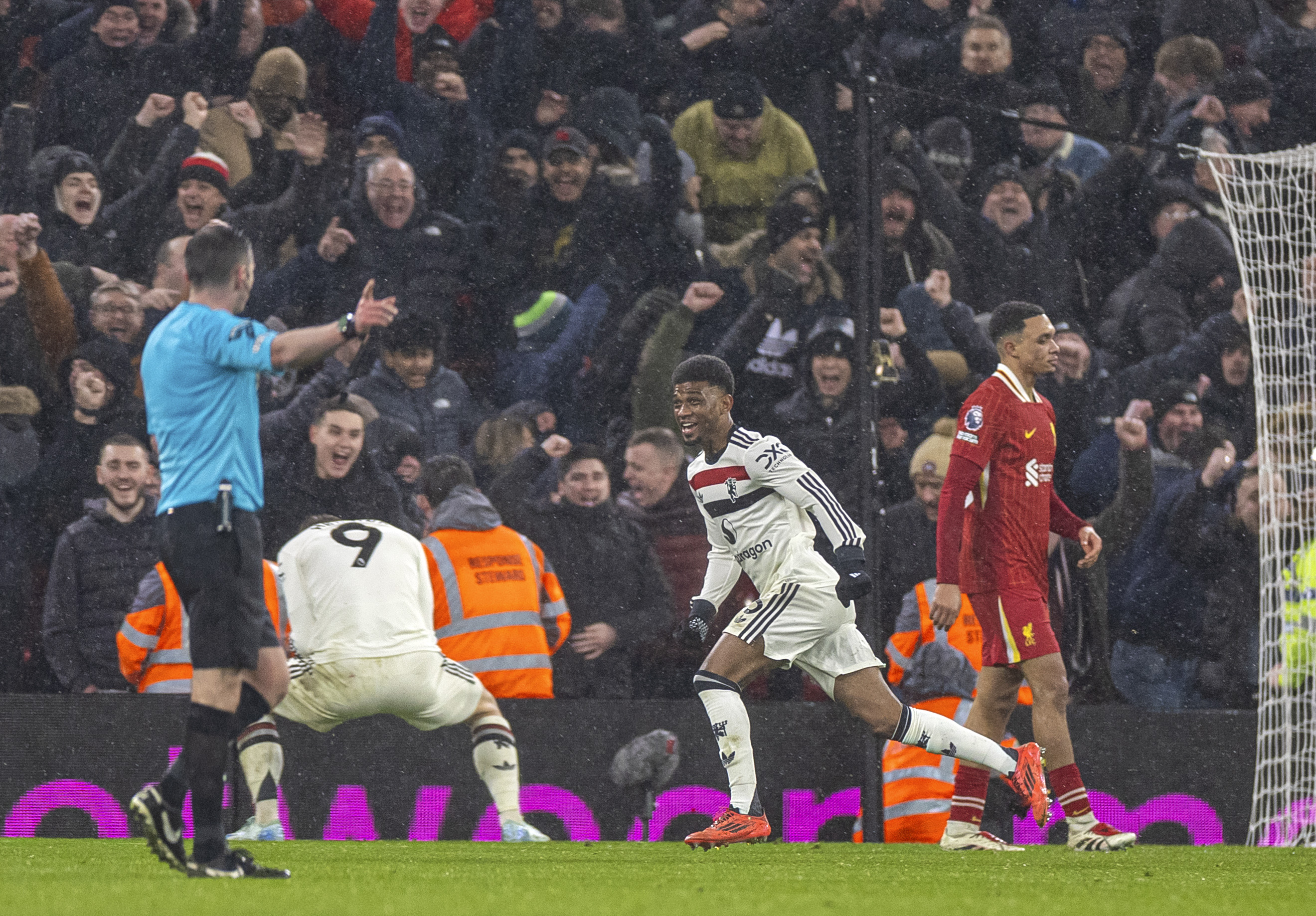 拜仁客场不敌曼联,遭遇失利 拜仁客场不敌曼联,遭遇失利