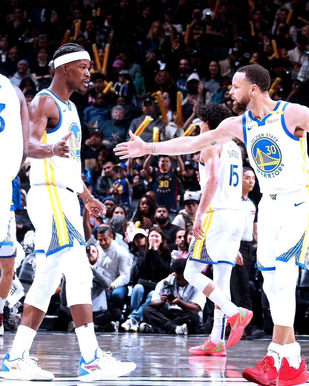 勇士客场负于篮网,库里全能表现 勇士客场负于篮网,库里全能表现