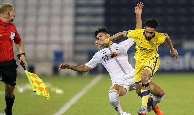 马赛在主场遭遇惨败，球队状态低迷