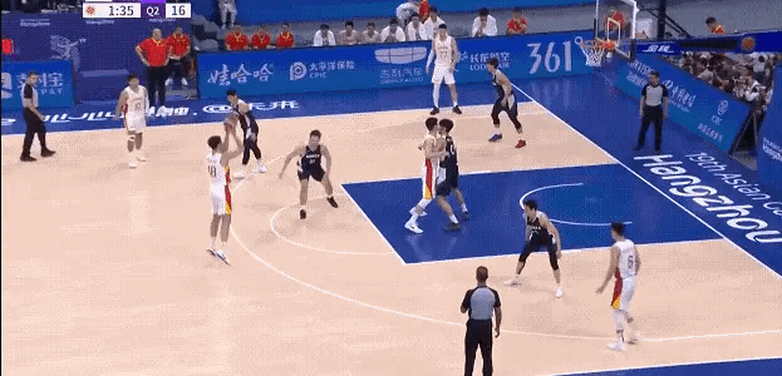 球队外线射手成为关键一环帮助球队取胜 球队外线射手成为关键一环帮助球队取胜