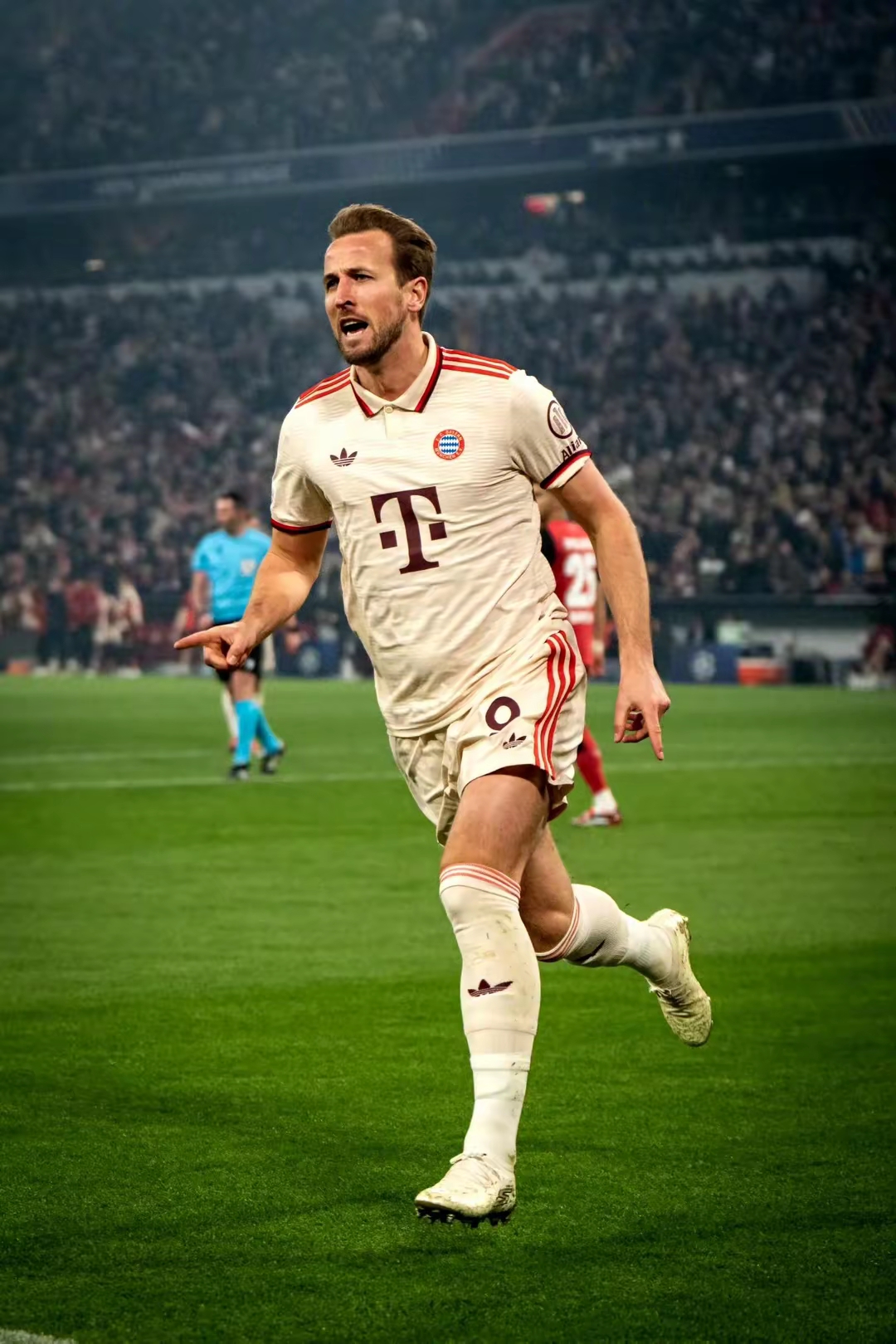 拜仁慕尼黑前锋连场进球,成为焦点人物 拜仁慕尼黑前锋连场进球,成为焦点人物