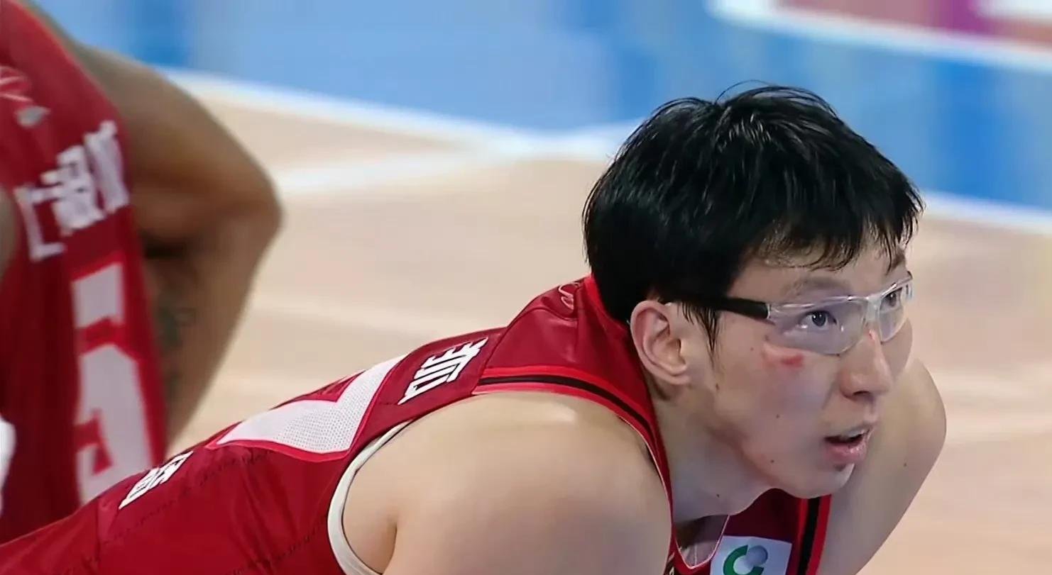 一场胜负悬殊的比赛,强队高分轻松获胜的简单介绍 一场胜负悬殊的比赛,强队高分轻松获胜的简单介绍