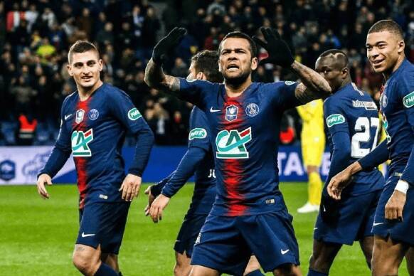 巴黎圣日耳曼客场大胜，稳坐榜首的简单介绍