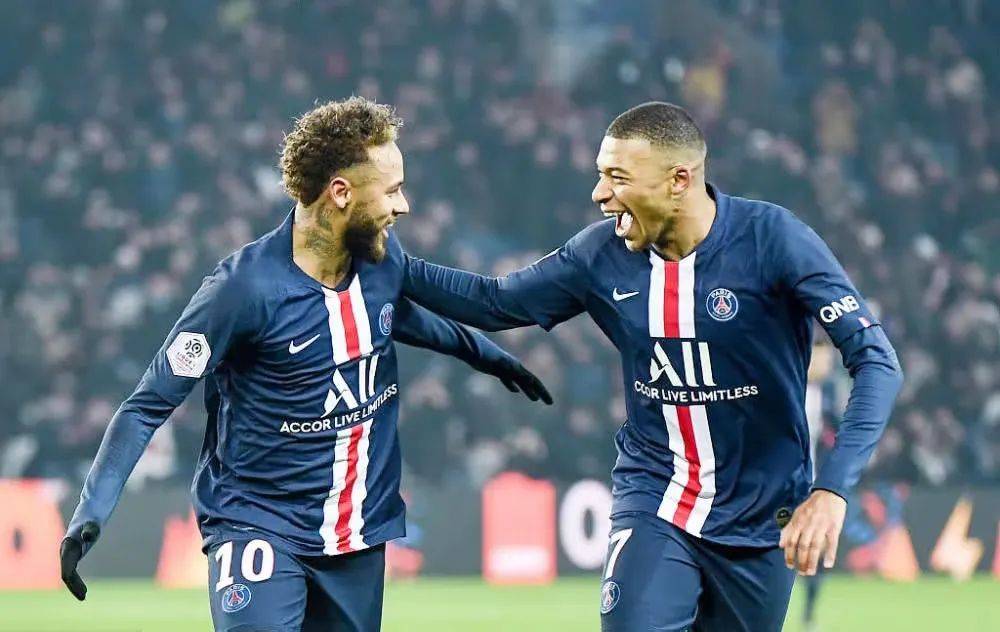 巴黎圣日耳曼客场大胜，稳坐榜首的简单介绍