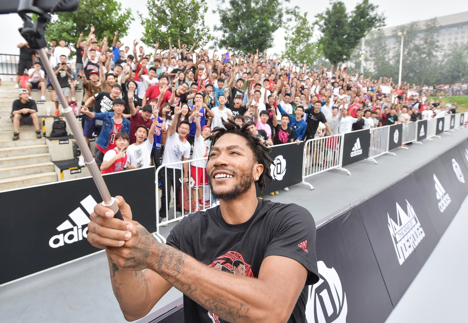 包含特别演出:花样扣篮赛引爆球迷热情的词条 包含特别演出:花样扣篮赛引爆球迷热情的词条