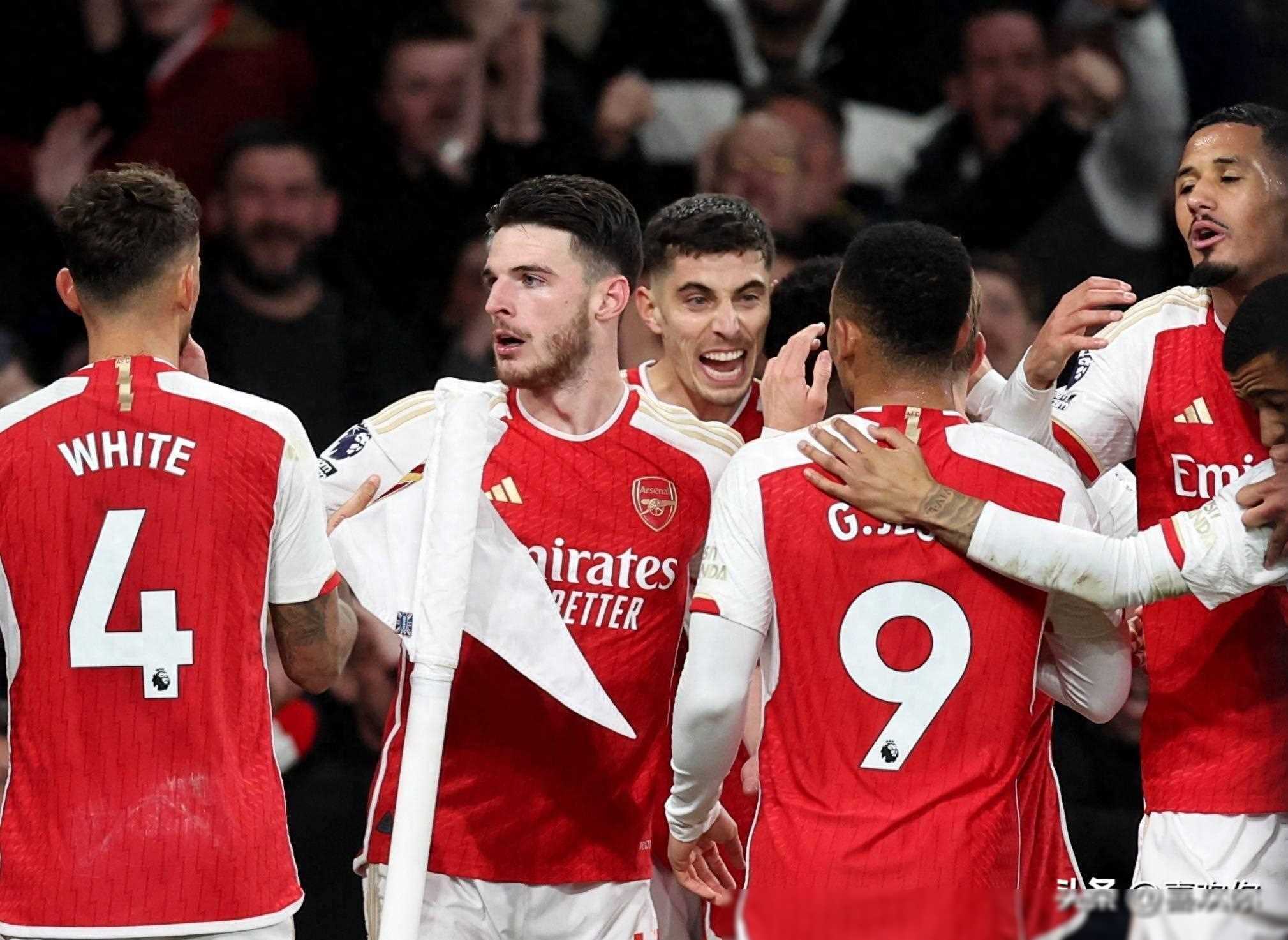 关于阿森纳球员表现突出,团队合作提升的信息 关于阿森纳球员表现突出,团队合作提升的信息