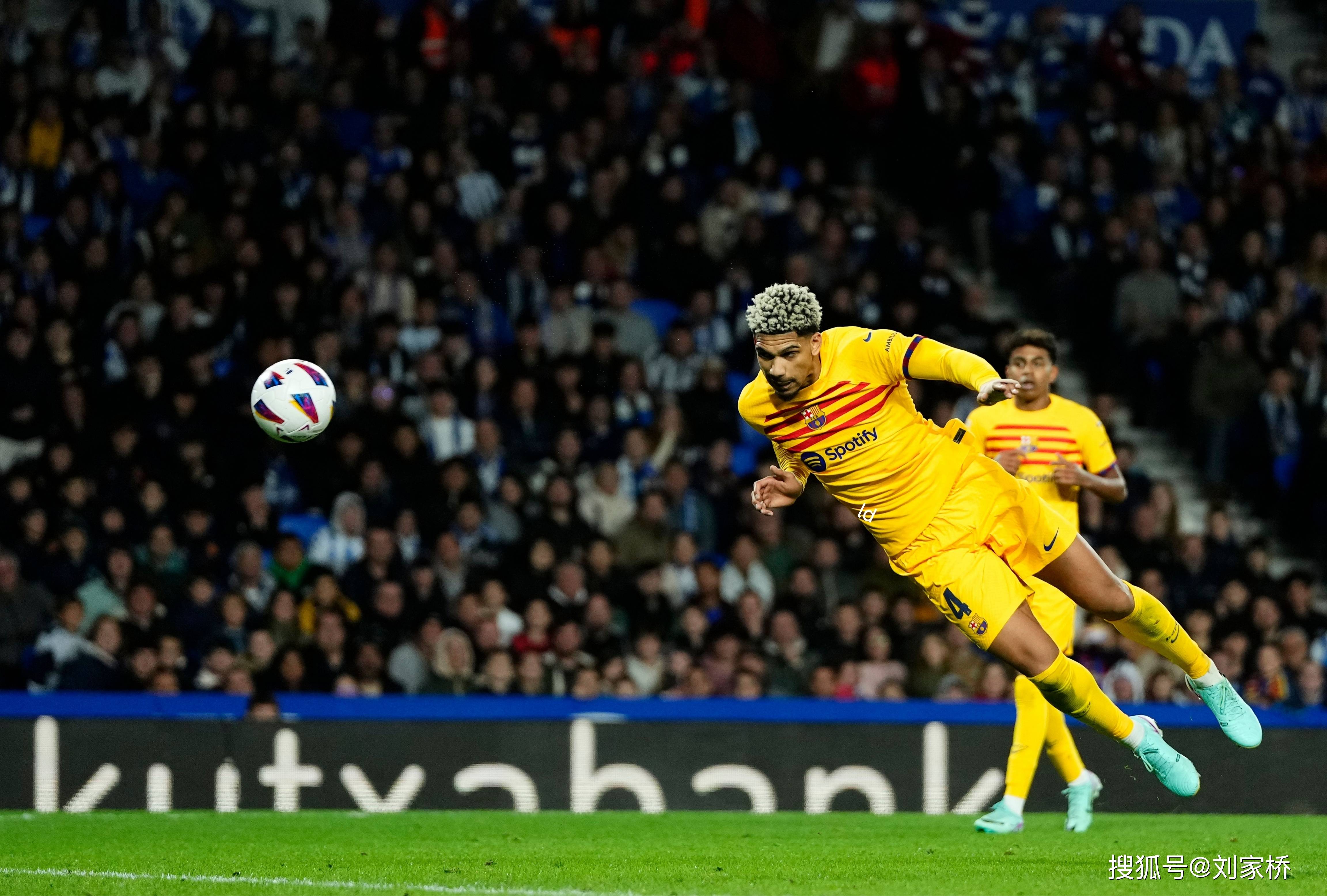 尤文图斯后卫突发离队传闻,球队内部紧张 尤文图斯后卫突发离队传闻,球队内部紧张