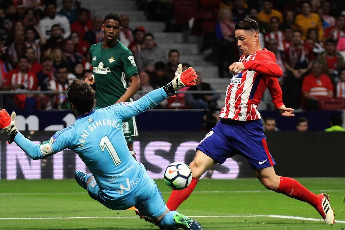 高能对决!两支西甲球队上演激动人心比赛 高能对决!两支西甲球队上演激动人心比赛