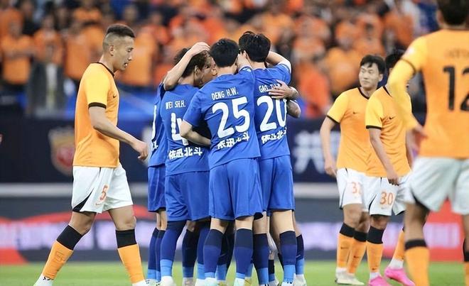 斯图加特击败劲旅,球队士气大振为下赛季奠定基础 斯图加特击败劲旅,球队士气大振为下赛季奠定基础