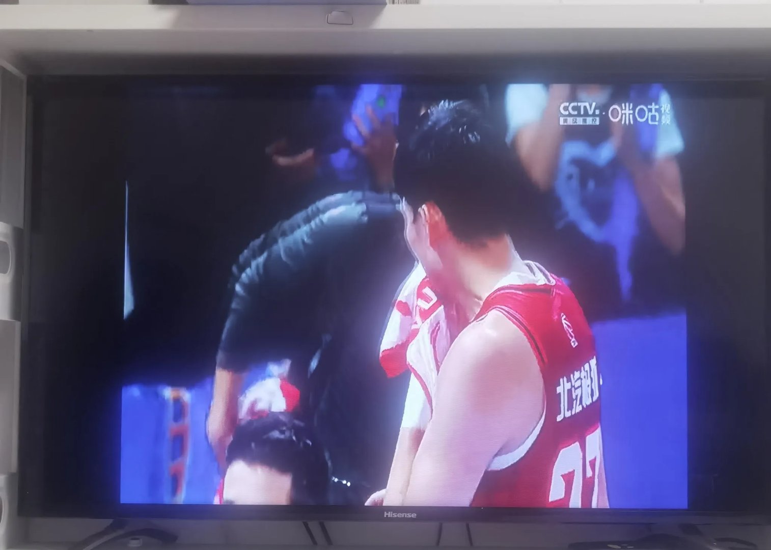 点燃全场热血!名帅指挥下的球队备战大赛 点燃全场热血!名帅指挥下的球队备战大赛