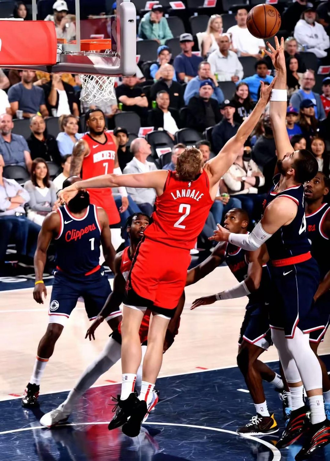 NBA总决赛首战火箭击败湖人 NBA总决赛首战火箭击败湖人