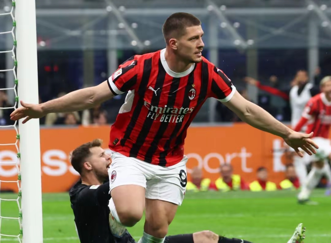 AC米兰主教练战术出人意表,令球员备受启发 AC米兰主教练战术出人意表,令球员备受启发