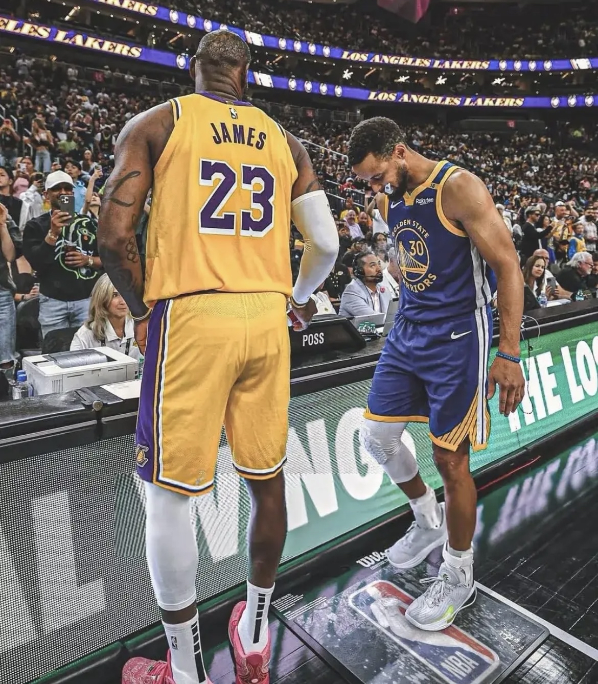 勇士队大胜湖人,取得连胜 勇士队大胜湖人,取得连胜