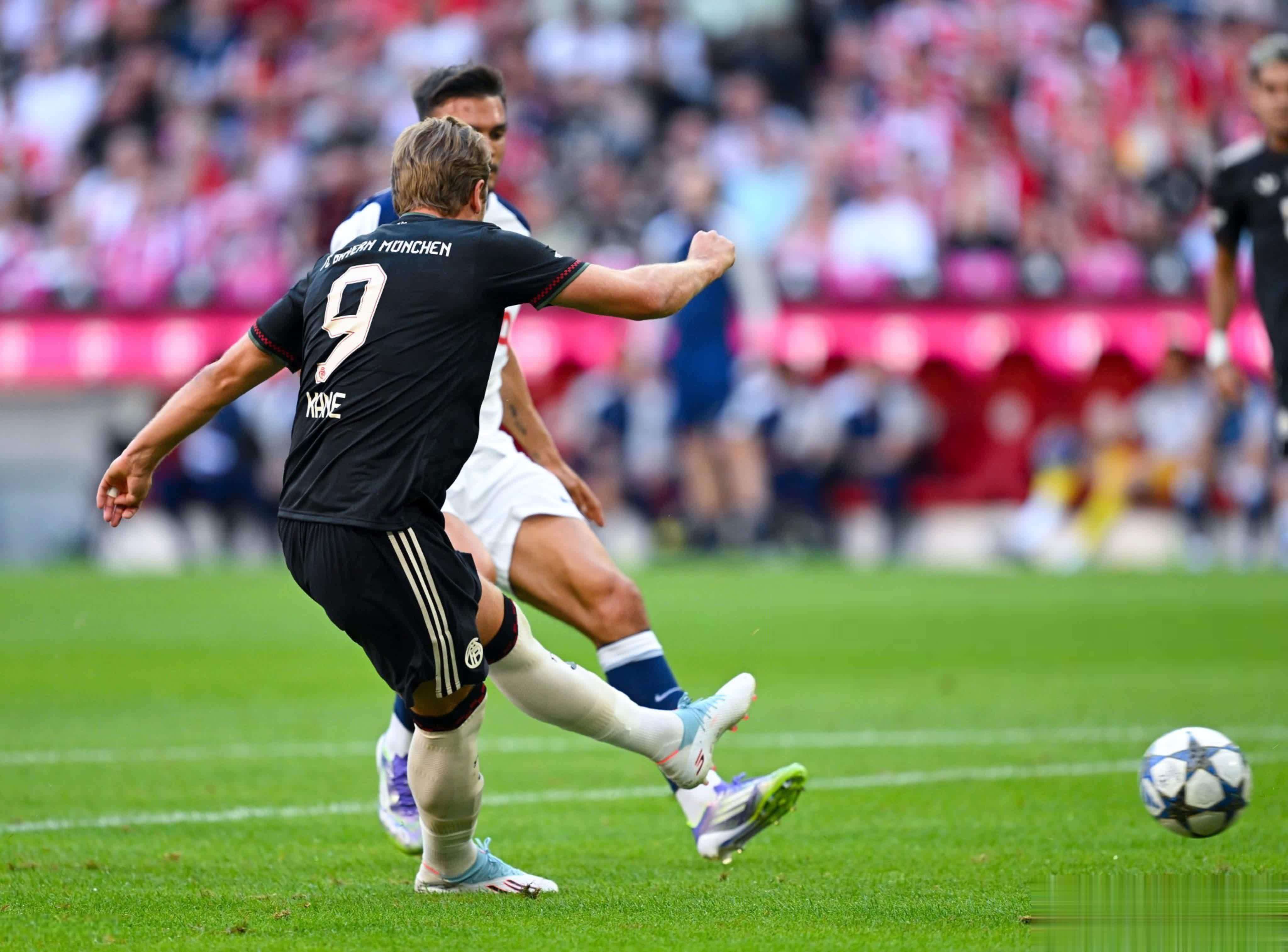 拜仁实力横扫,轻松晋级下一轮 拜仁实力横扫,轻松晋级下一轮