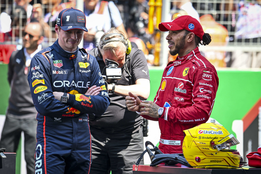 梅赛德斯完胜雷诺车队，汉密尔顿状态火热的简单介绍